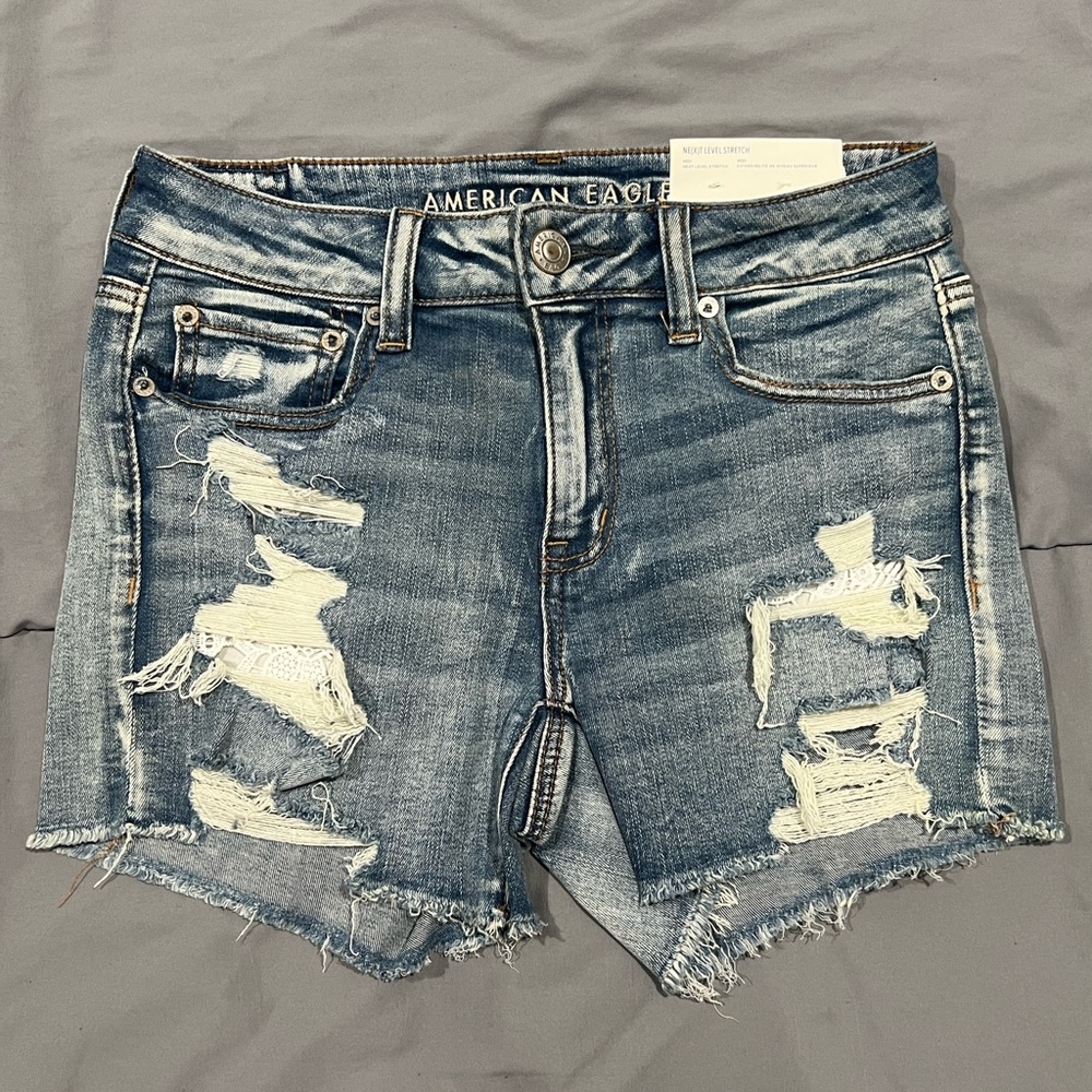 AEO MIDI JEAN SHORTS • NEXT LEVEL STRETCH • SIZE 6 • EMBROIDERED BLUE